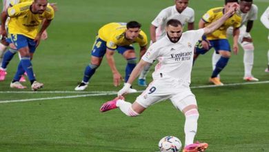 ريال مدريد يعتلي صدارة الليجا بثلاثية في مرمى قادش