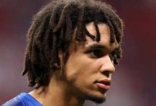 هل سيلعب أرنولد و فيرجيل فان ديك مع ليفربول ضد أستون فيلا؟